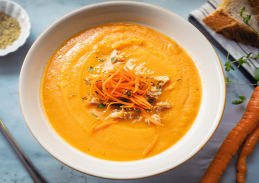 pechuga de pollo con puré de zanahoria y calabacín, cena baja en FODMAP para SIBO