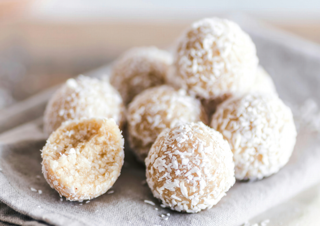 bolitas energéticas de avena y coco bajas en FODMAP para SIBO